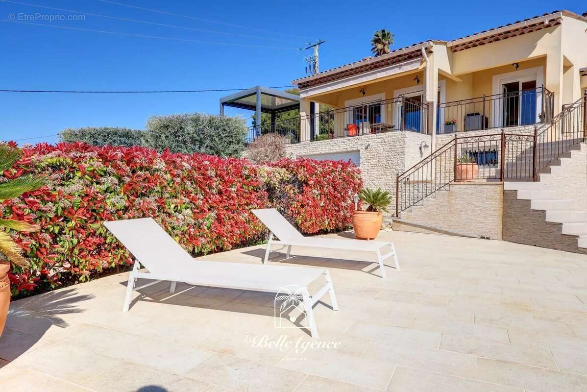 Maison à SAINT-LAURENT-DU-VAR