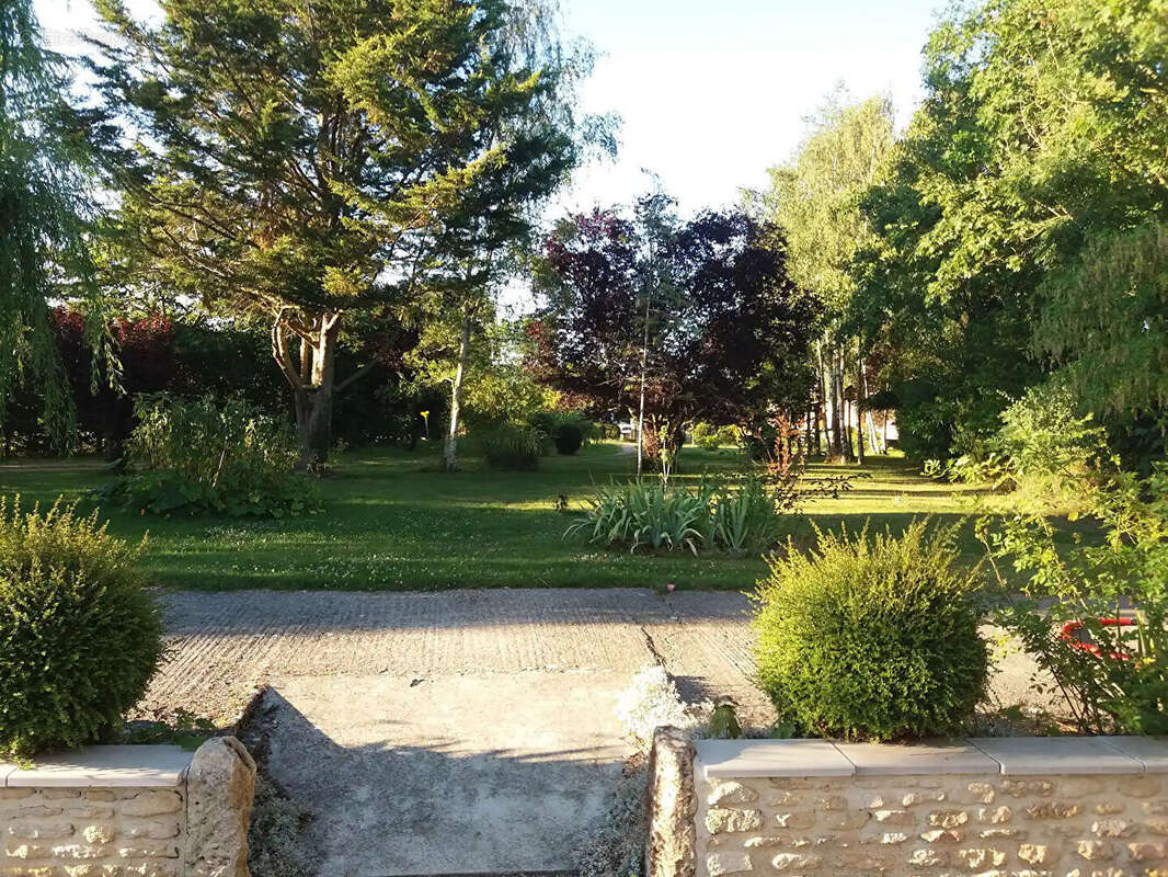 Maison à SAINT-PIERRE-SUR-DIVES