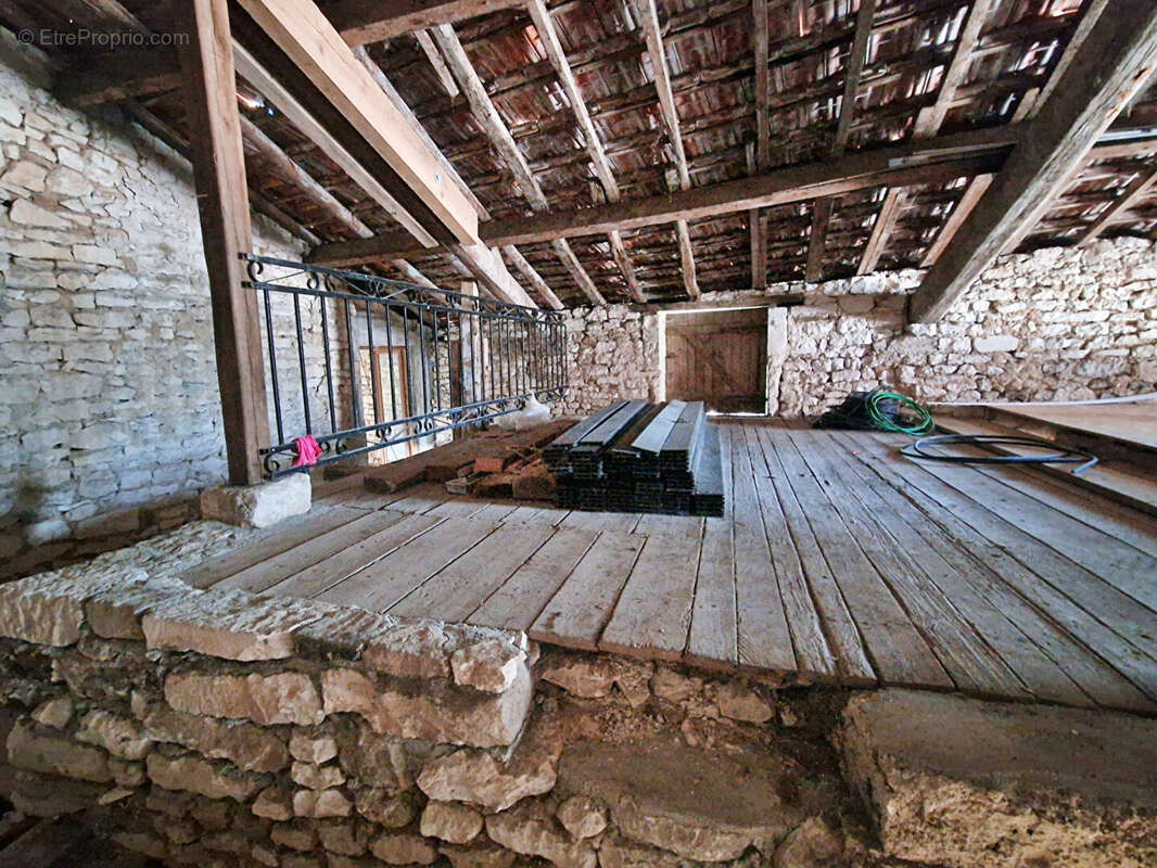 Maison à DOMPCEVRIN