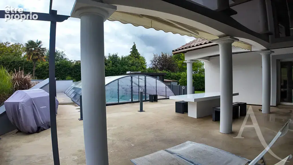 Maison d'architecte d'exception de 182 m²  sur un sous sol de 128m2 : Soit une surface utile de 310m2 -  terrain de 4 764 m², - photo 9