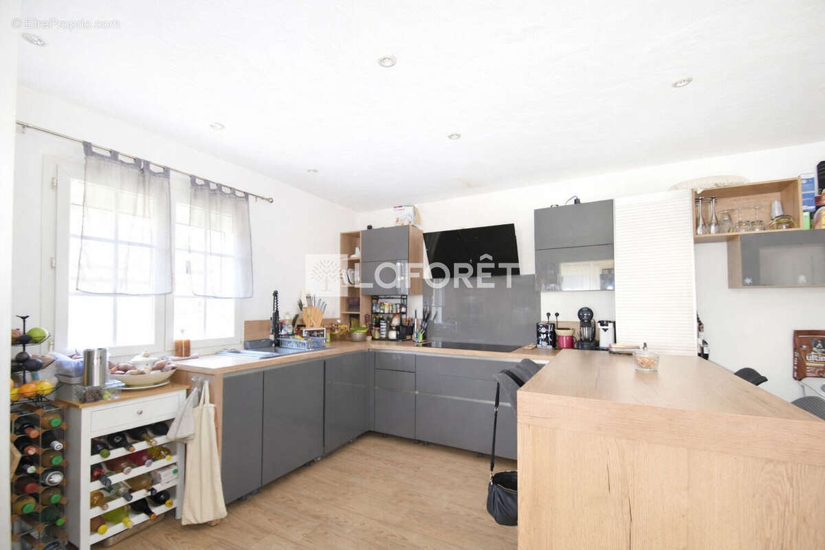 Tourrettes maison mixte habitation & local artisanal  302 m² - photo 12