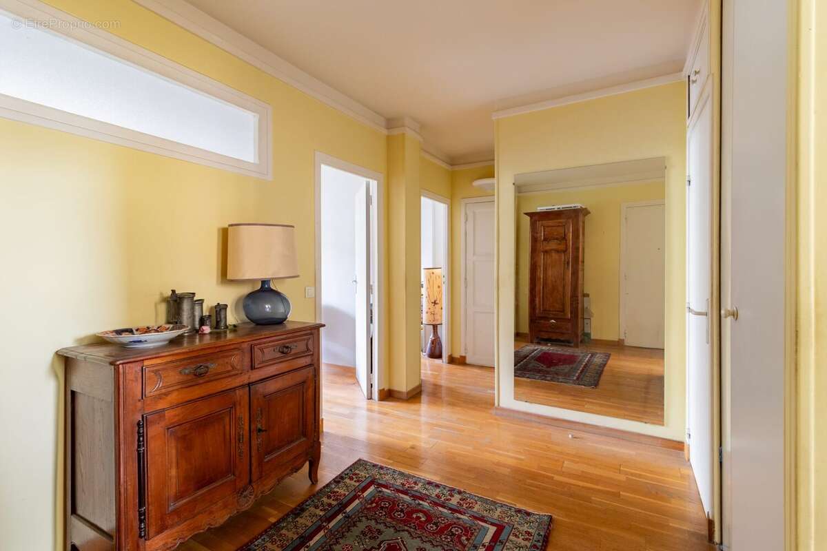 Appartement 65 m² à Paris-14e  - photo 3