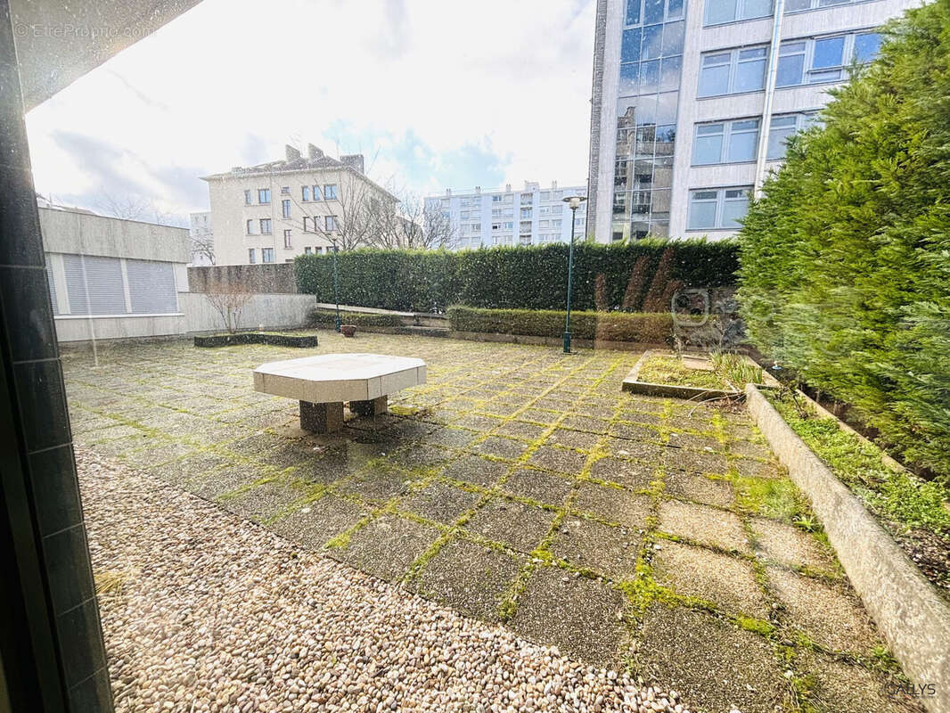 Terrasse commune - Appartement à NANCY