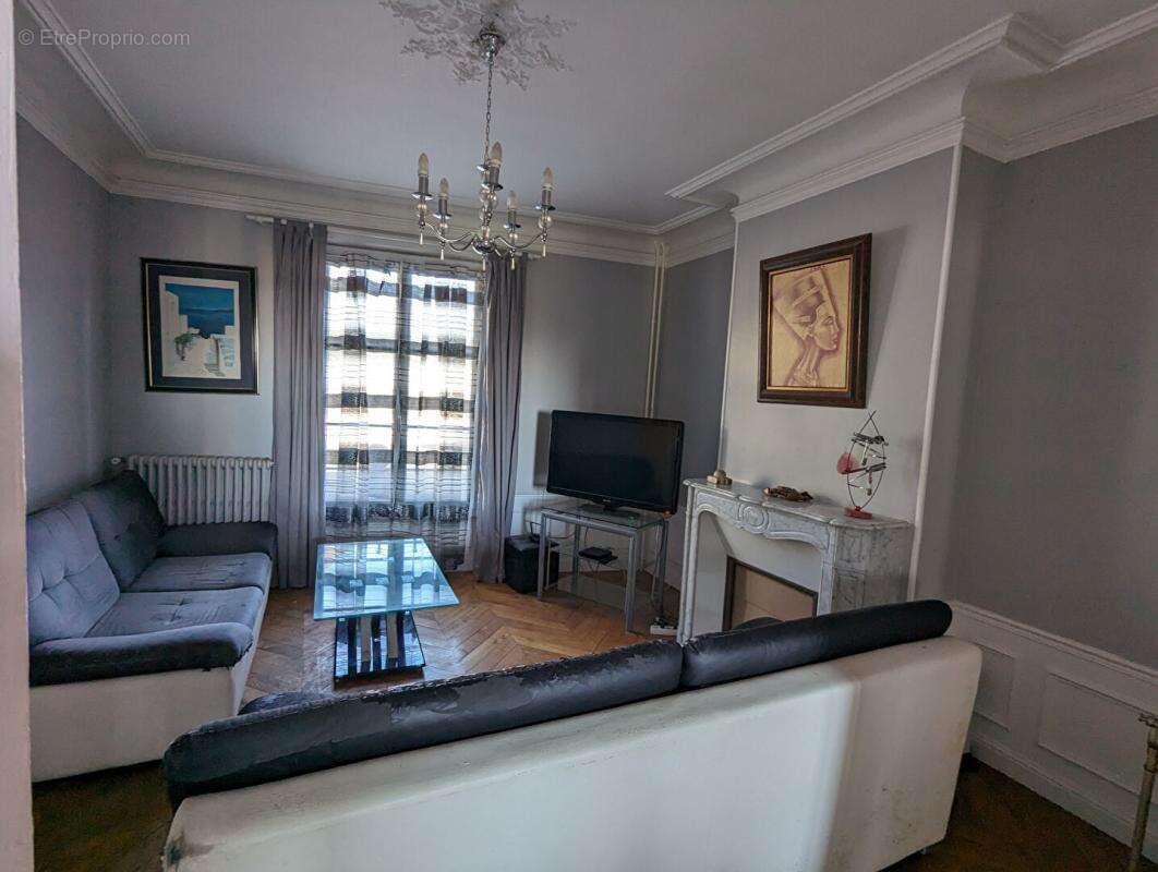 Maison à LA LOUPE