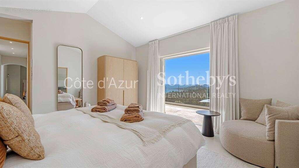 Exclusivité villa contemporaine avec vue mer, proche plage de la Nartelle - photo 11