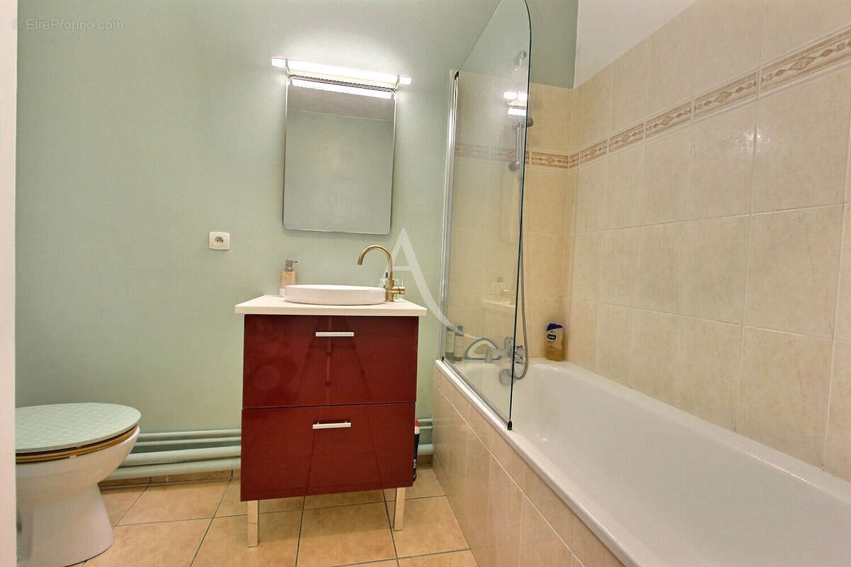 Appartement à VILLENEUVE-LA-GARENNE