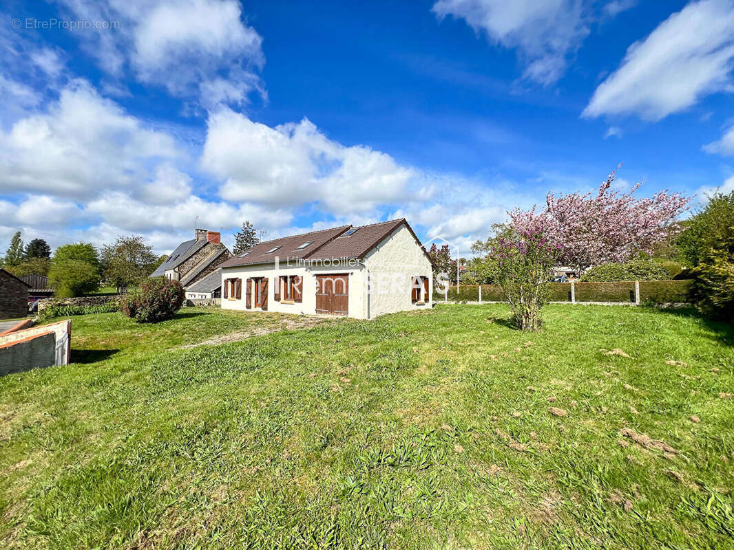 Maison à MONTILLY-SUR-NOIREAU