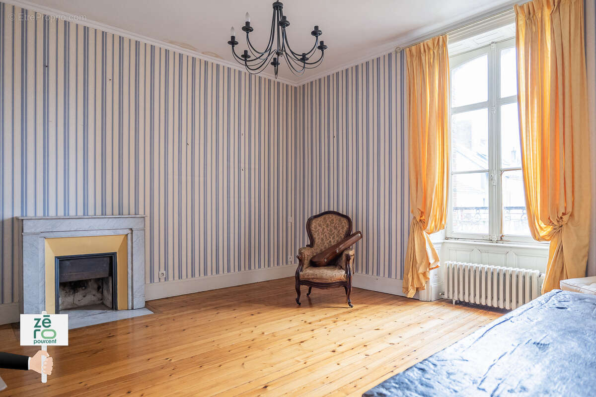 Maison de maître du XIX? siècle : un joyau rare en plein cœur de La Roche-sur-Yon - photo 25