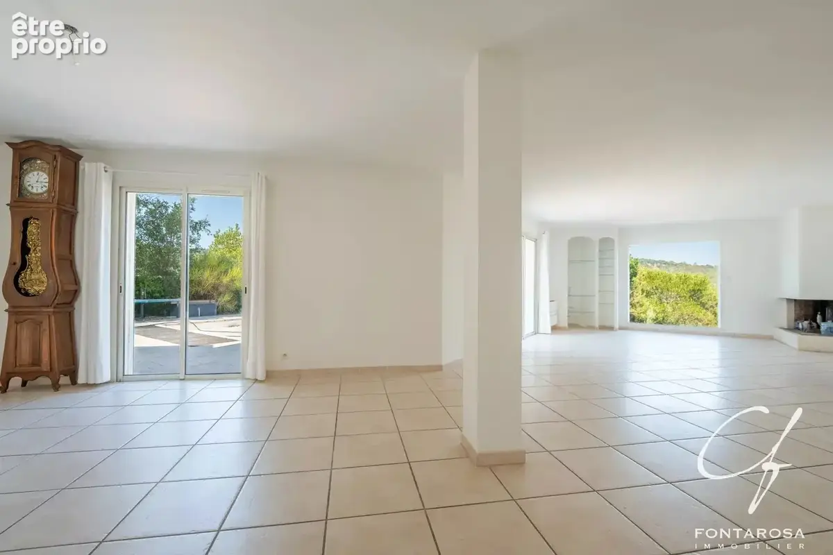Villa 5 pièces Saint-Aygulf Piscine et Garage - photo 10