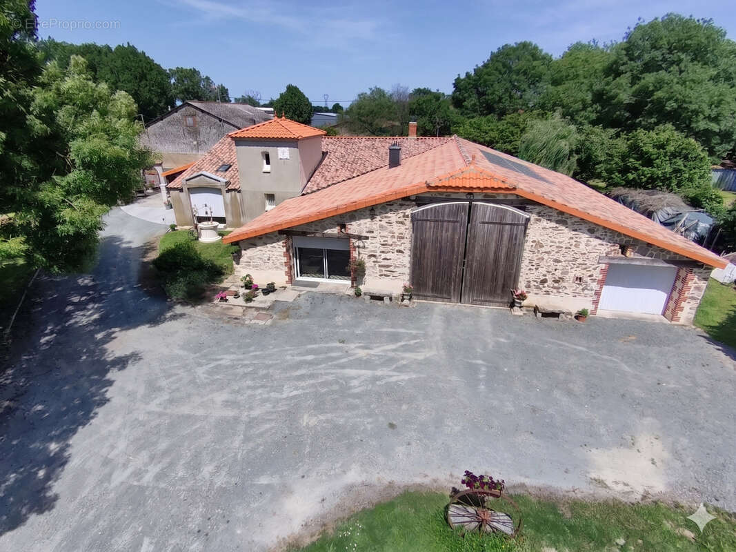 Maison à LA FERRIERE