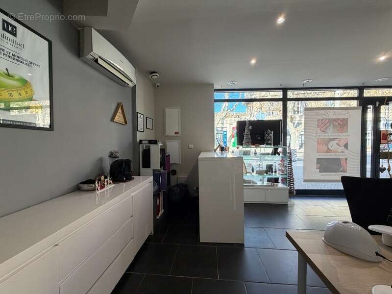 Commerce à SALON-DE-PROVENCE