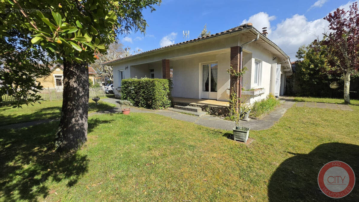 Maison à ARES