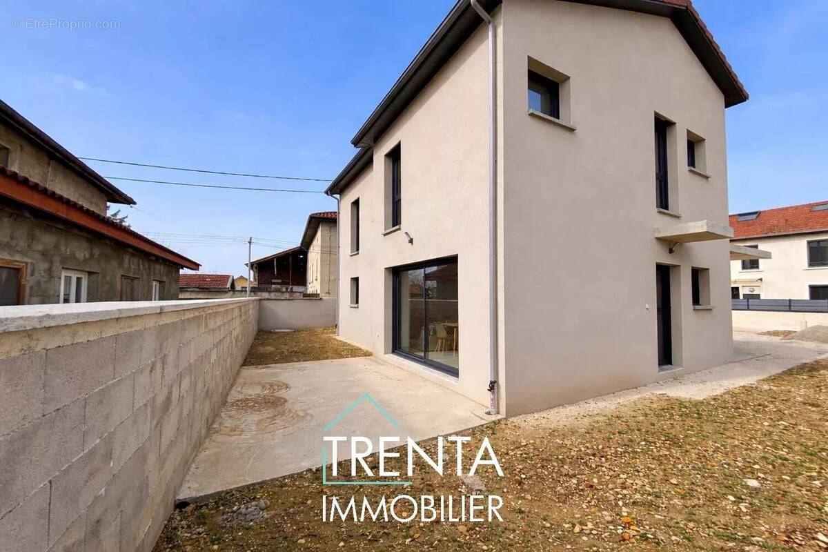 Appartement à SILLANS