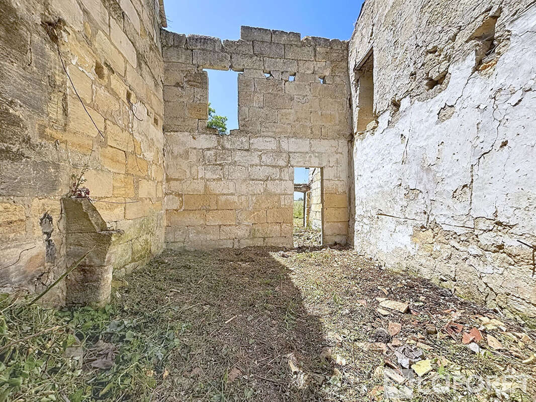Maison à PRIGNAC-ET-MARCAMPS