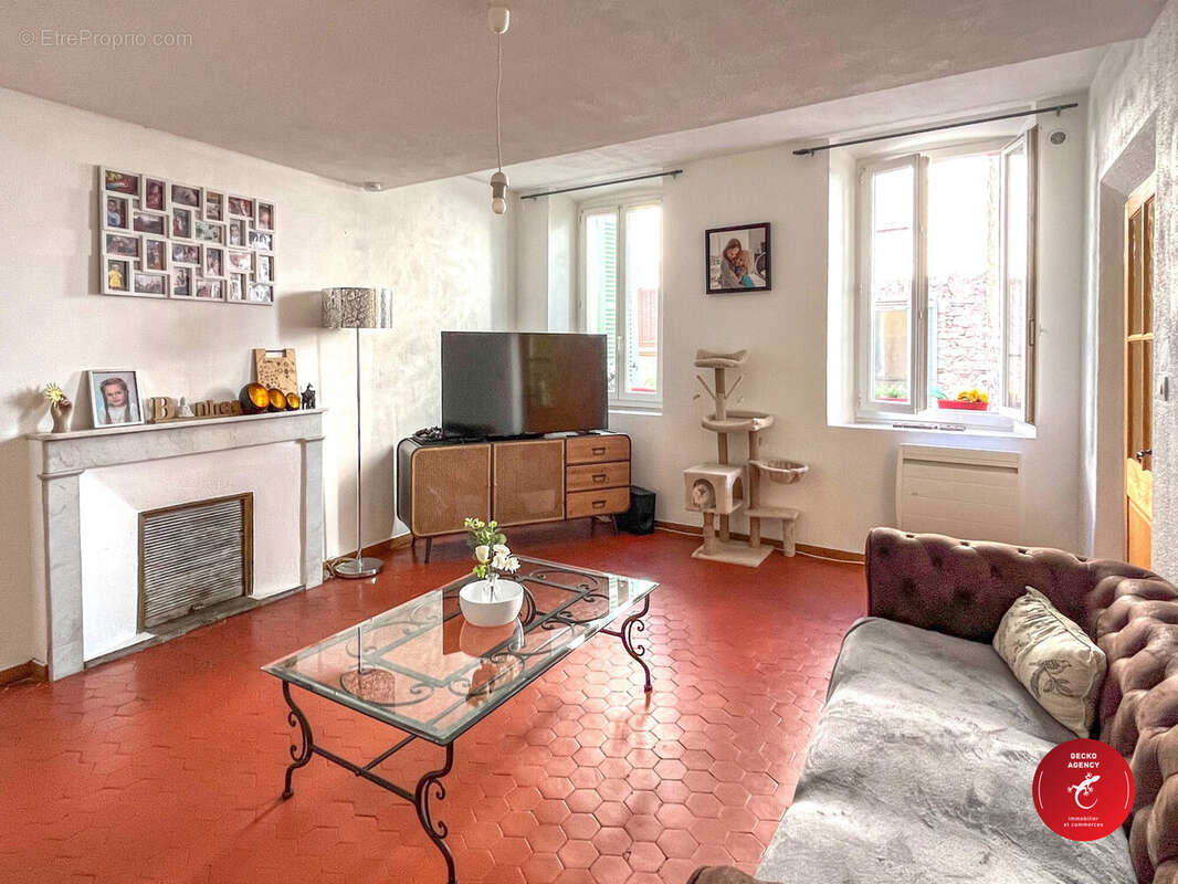 Appartement à FIGANIERES