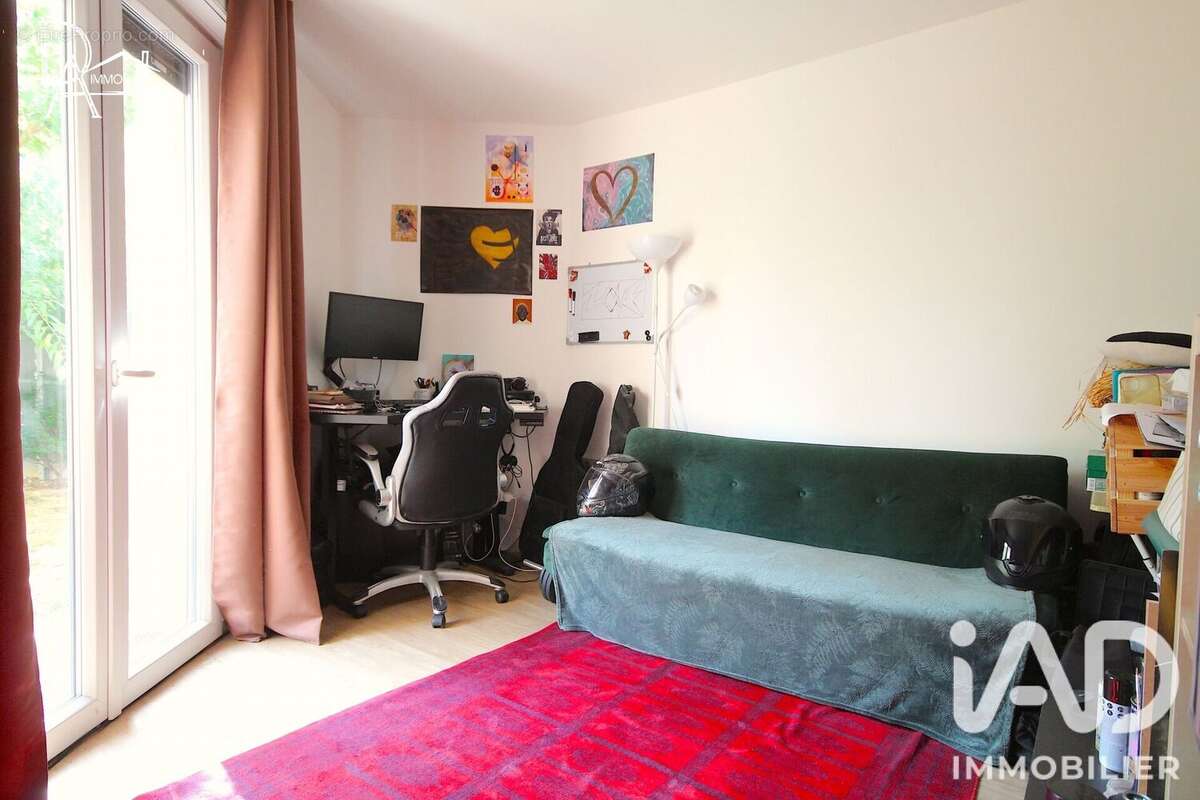 Photo 8