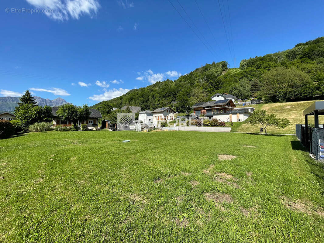 Terrain à CESARCHES