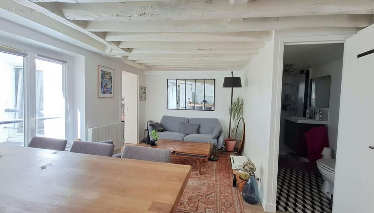 Appartement à PARIS-3E