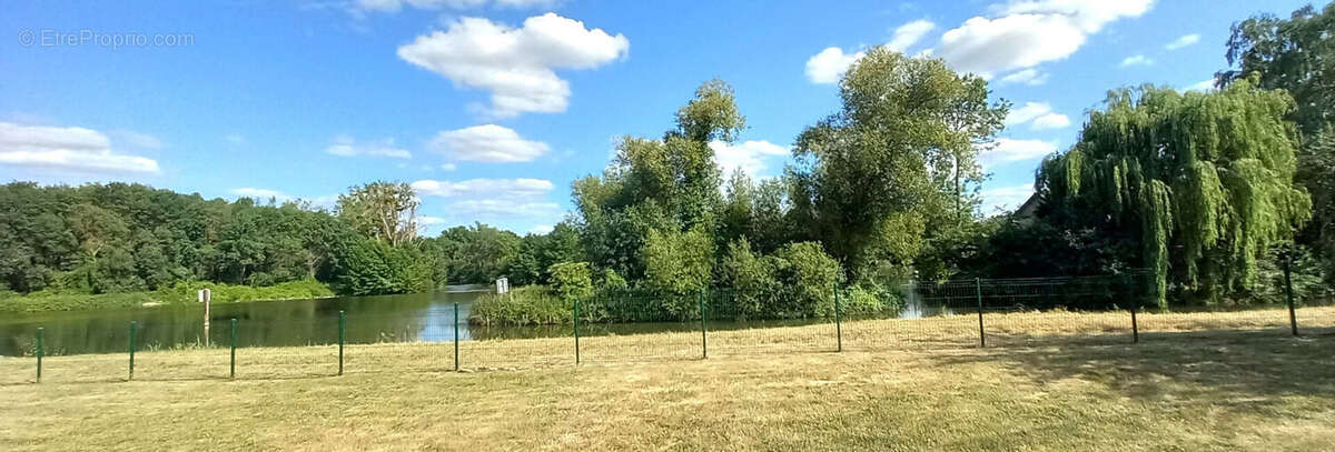 Maison à CHATEAUNEUF-SUR-SARTHE