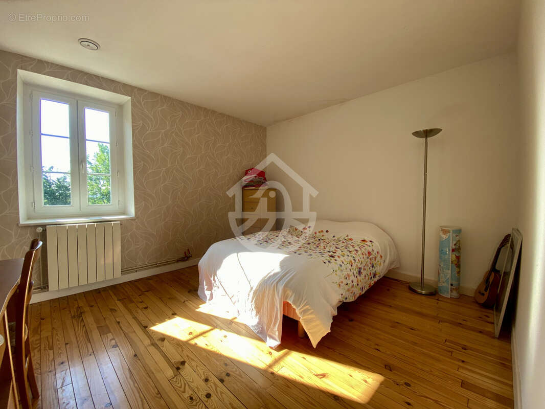 Maison à SAINT-GEORGES-LES-BAINS