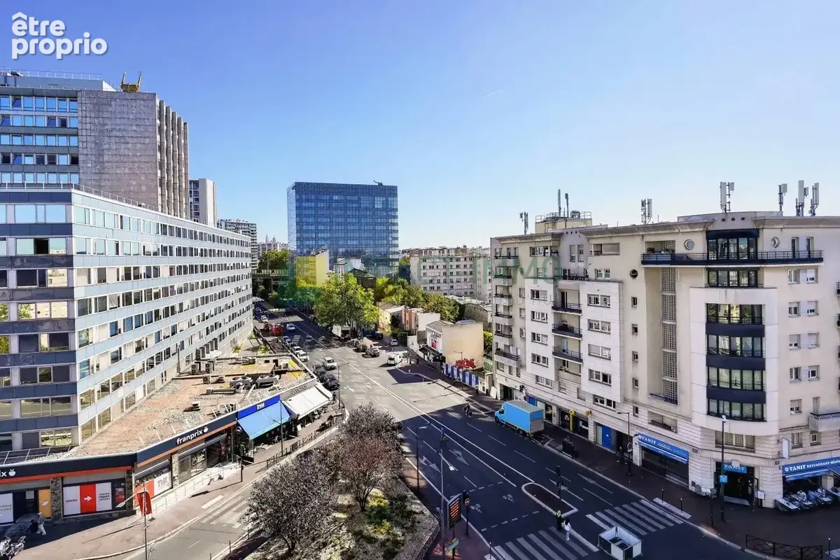 Vue dégagée sur Paris - Immeuble Pierre de Taille - photo 15