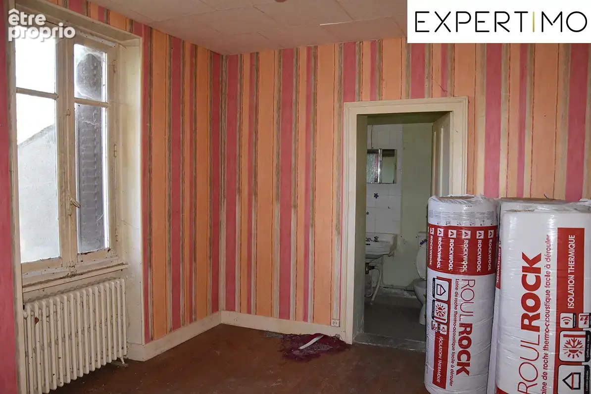 Menat, ensemble de 3 maisons, grange et terrain de tennis sur 7128m2 de terrain plat. - photo 13