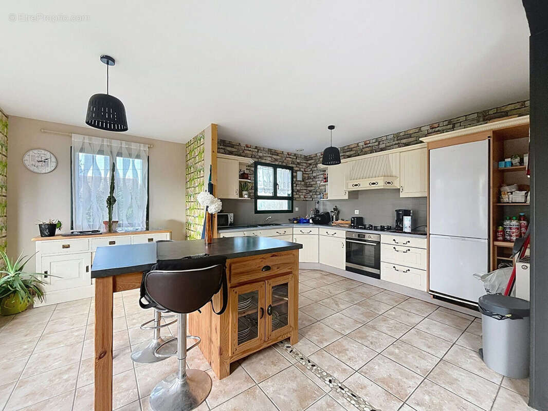 Maison à SAINT-MELOIR-DES-ONDES