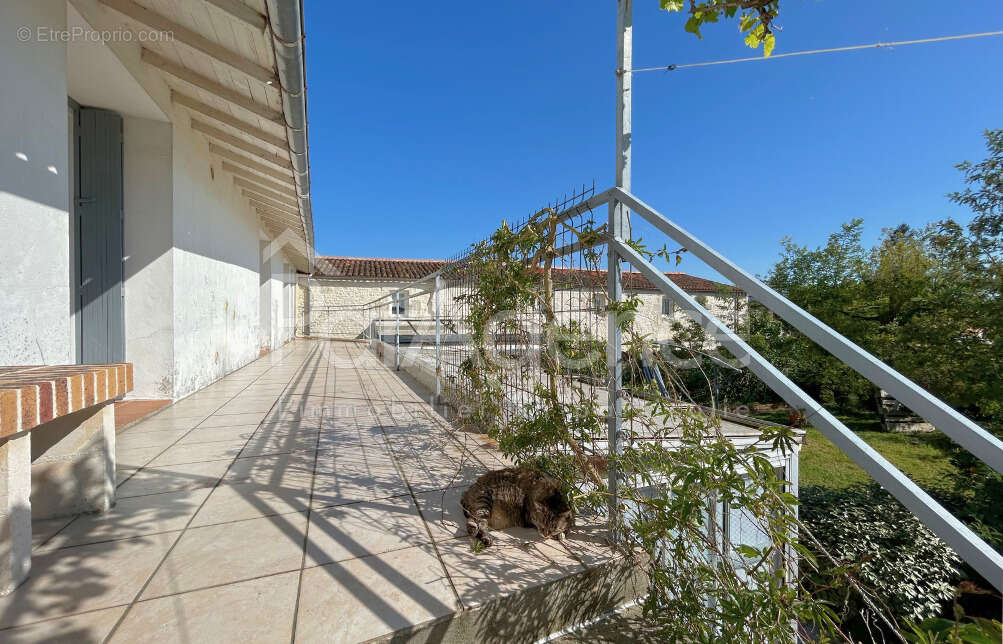 Maison à SAINT-JUST-LUZAC