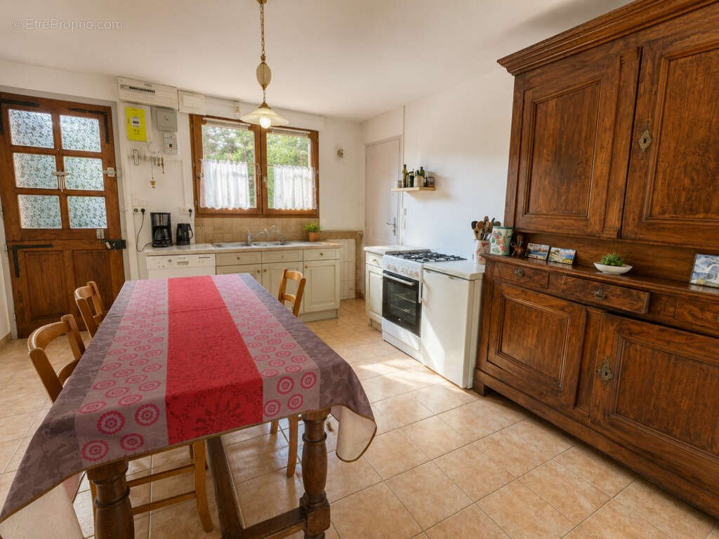 01160 LA TRANCLIÈRE   Propriété de 8 Ha - 1 ferme d’habitation - 1 gîte - 1 hangar   1 pièce d’eau - photo 9