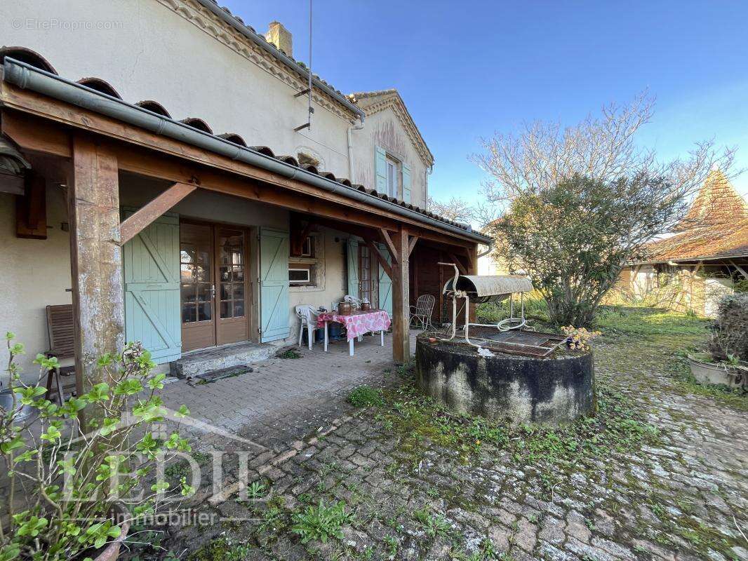 Maison à SAINT-PUY