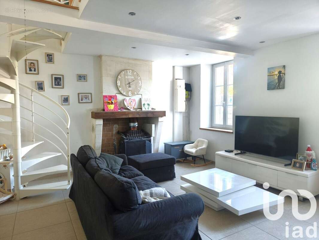Maison 145 m² à Montlieu-La-Garde  - photo 6