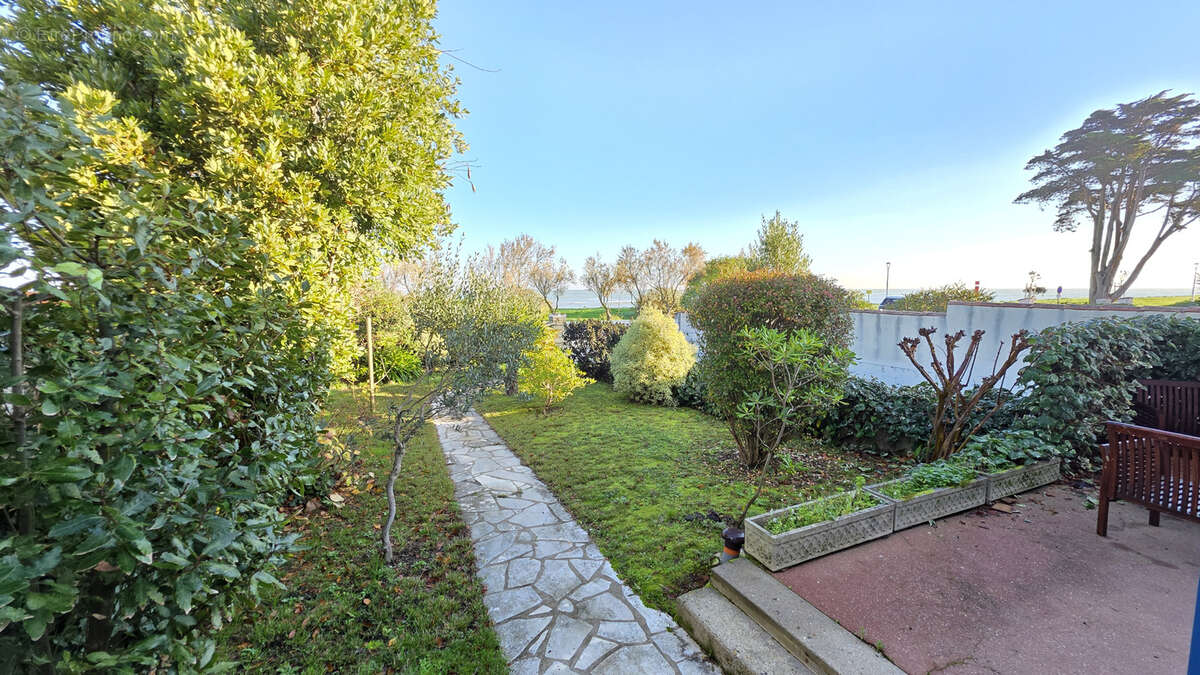 Maison à LA BREE-LES-BAINS