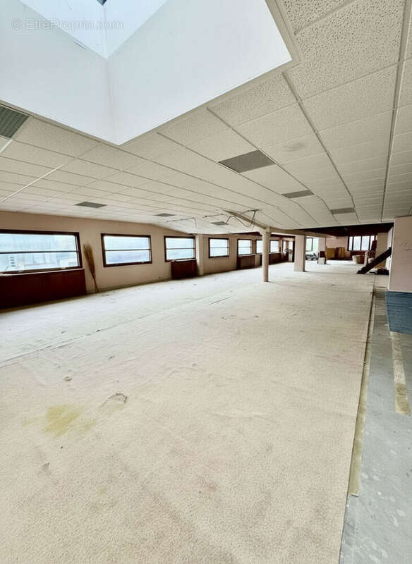 Commerce à LIFFOL-LE-GRAND