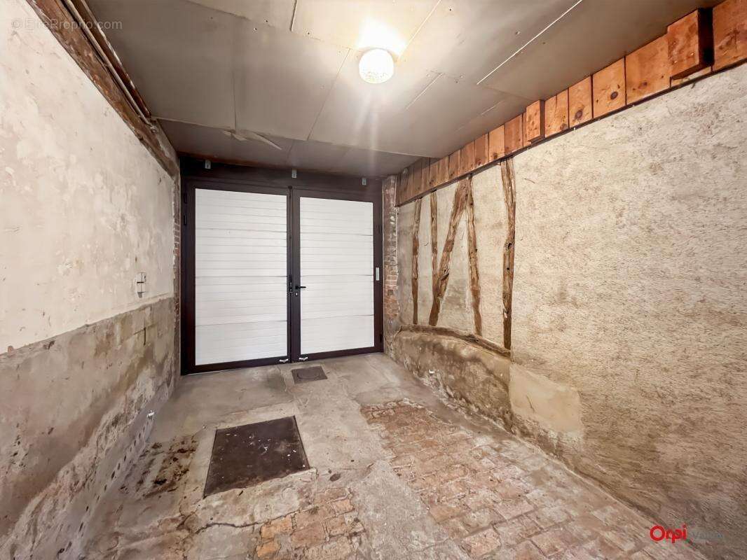  SPÉCIAL PROJET / ARTISAN : Énorme Potentiel de 183 m² à La Ferté-Saint-Cyr – Prix Sacrifié (Travaux à prévoir) - photo 10