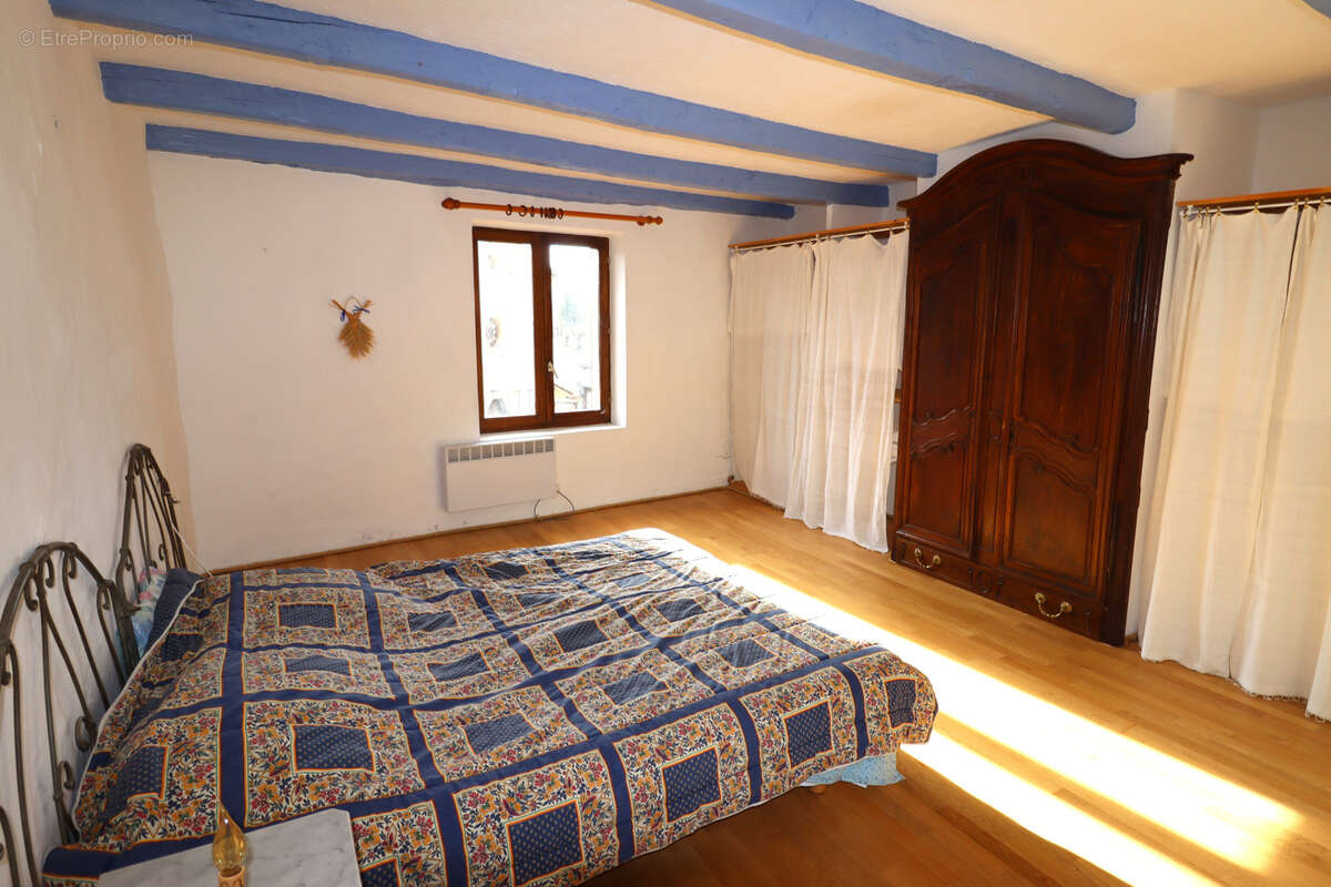 Maison à THORAME-BASSE