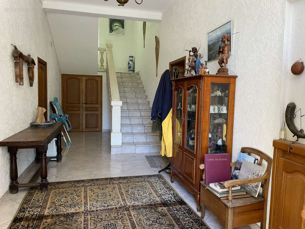 7/8 pieces dans maison de Maître avec jardin, terrasse et garages - photo 8