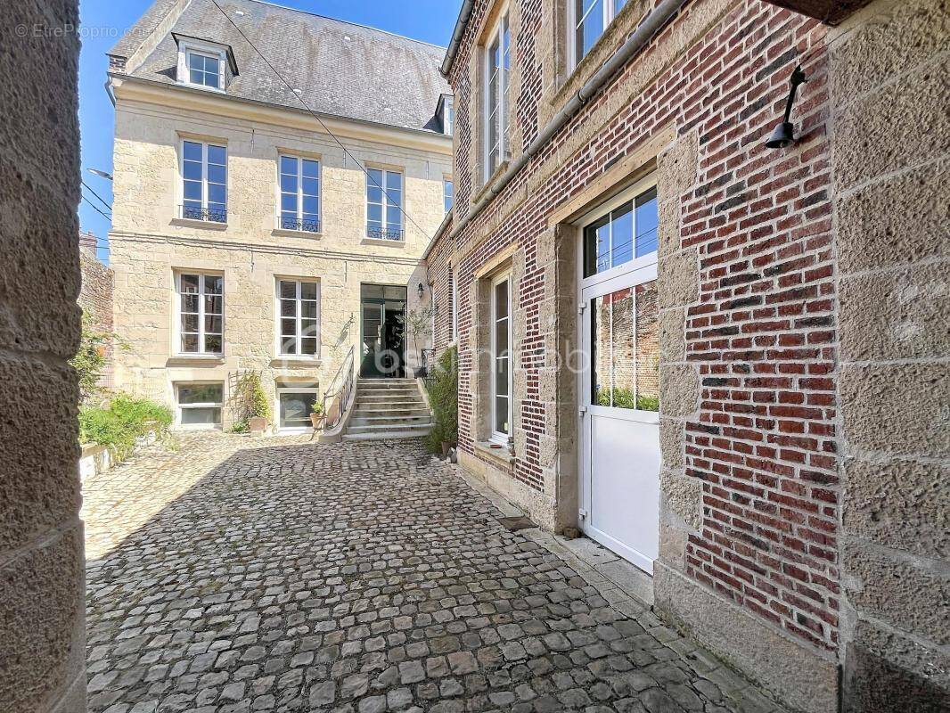 Maison à LA FERE
