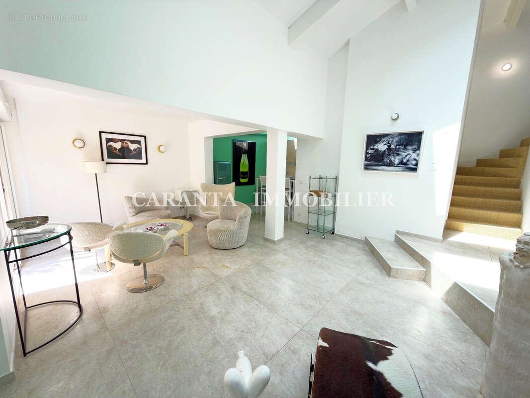 Vente appartement 4 pièces Sainte-Maxime 50m de la plage et 2 garages - photo 2