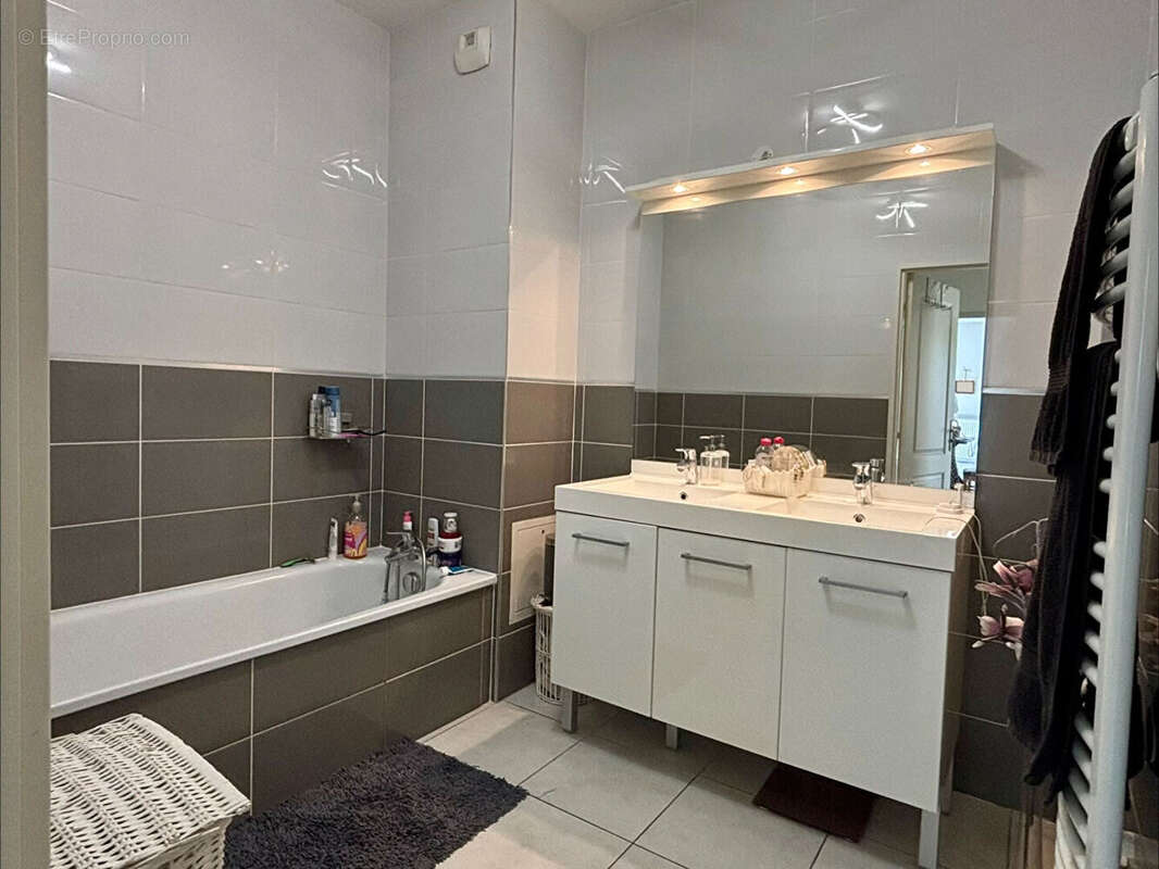 Appartement Villette D Anthon RDJ 3 pièce(s) 62.98 m2 - photo 10