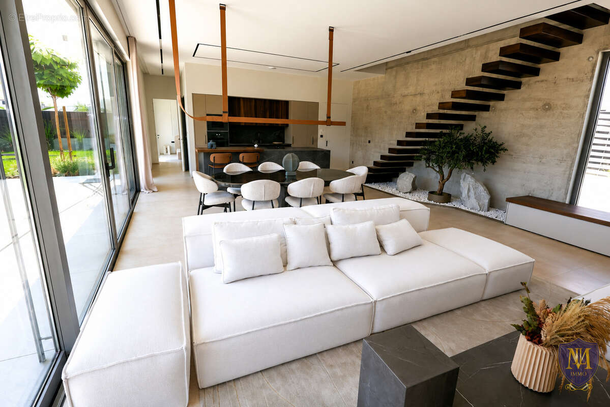 Wittenheim au calme villa contemporaine de 177 m2 aux prestations haut de gamme sur 4,65 ares - photo 3