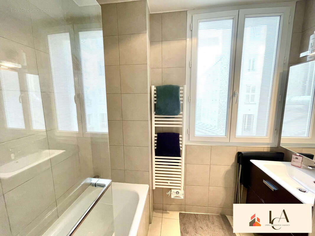 Salle de bain - Appartement à NEUILLY-SUR-SEINE