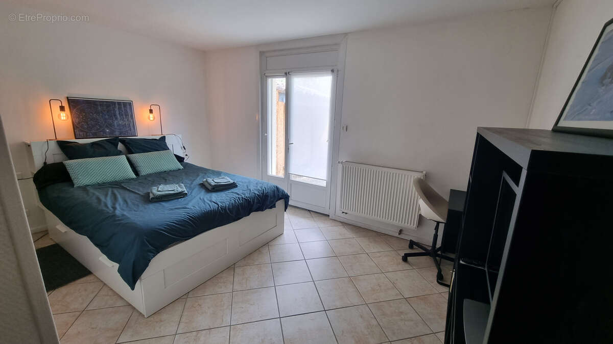 Maison à SIMIANE-COLLONGUE