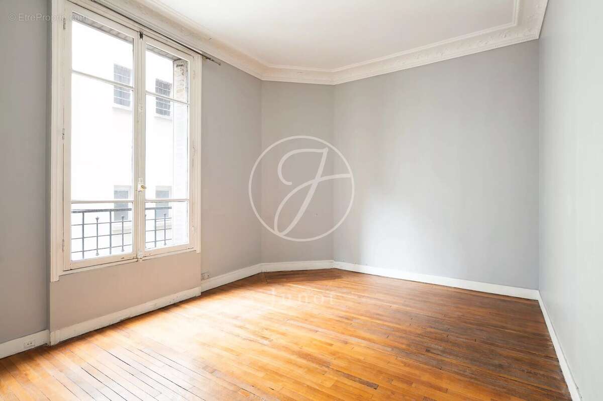 Appartement à PARIS-7E