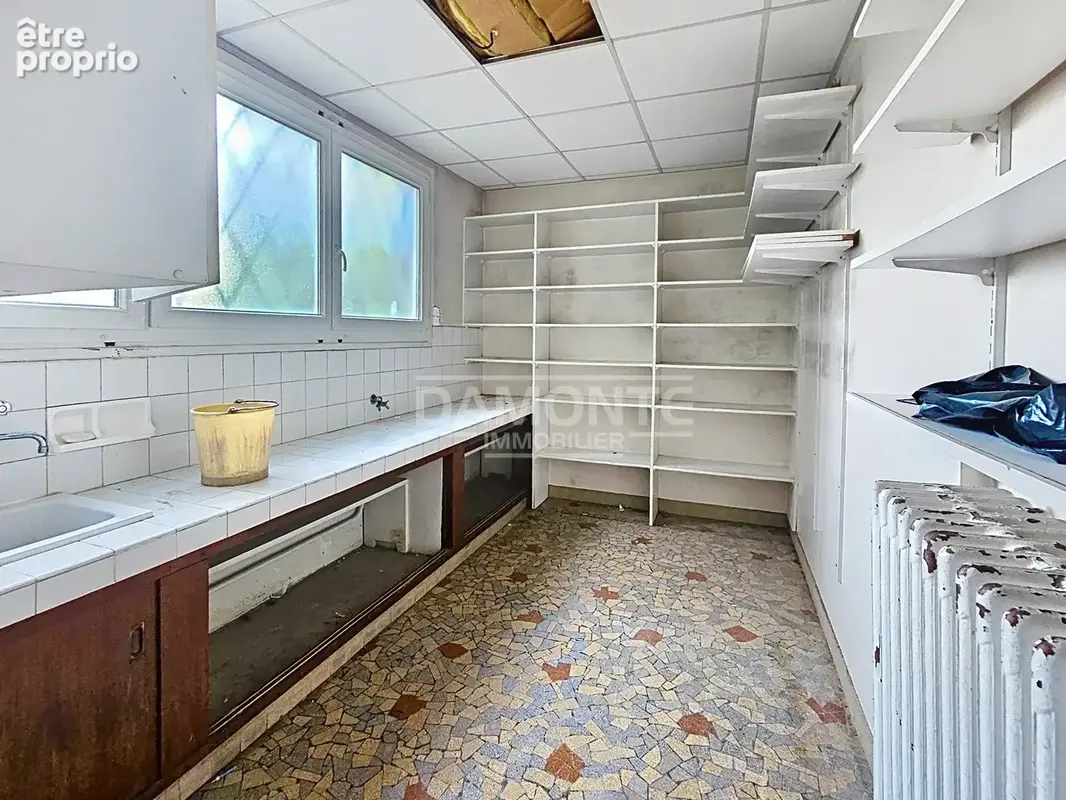 Local commercial 77 m2   Belle visibilité   Axe passant - photo 4