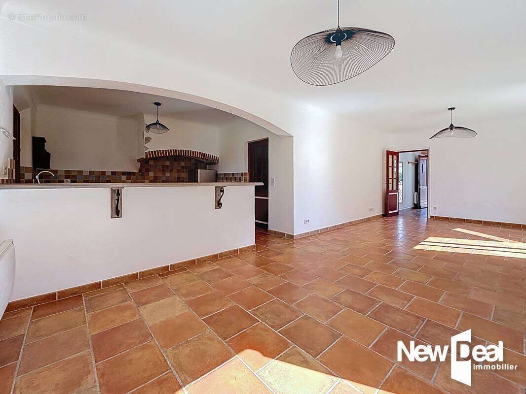 Maison à MONTAUROUX