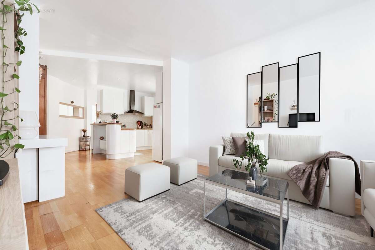 Appartement à LA GARENNE-COLOMBES