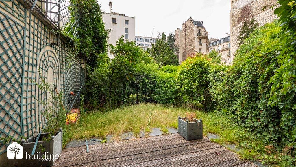 Appartement à NEUILLY-SUR-SEINE