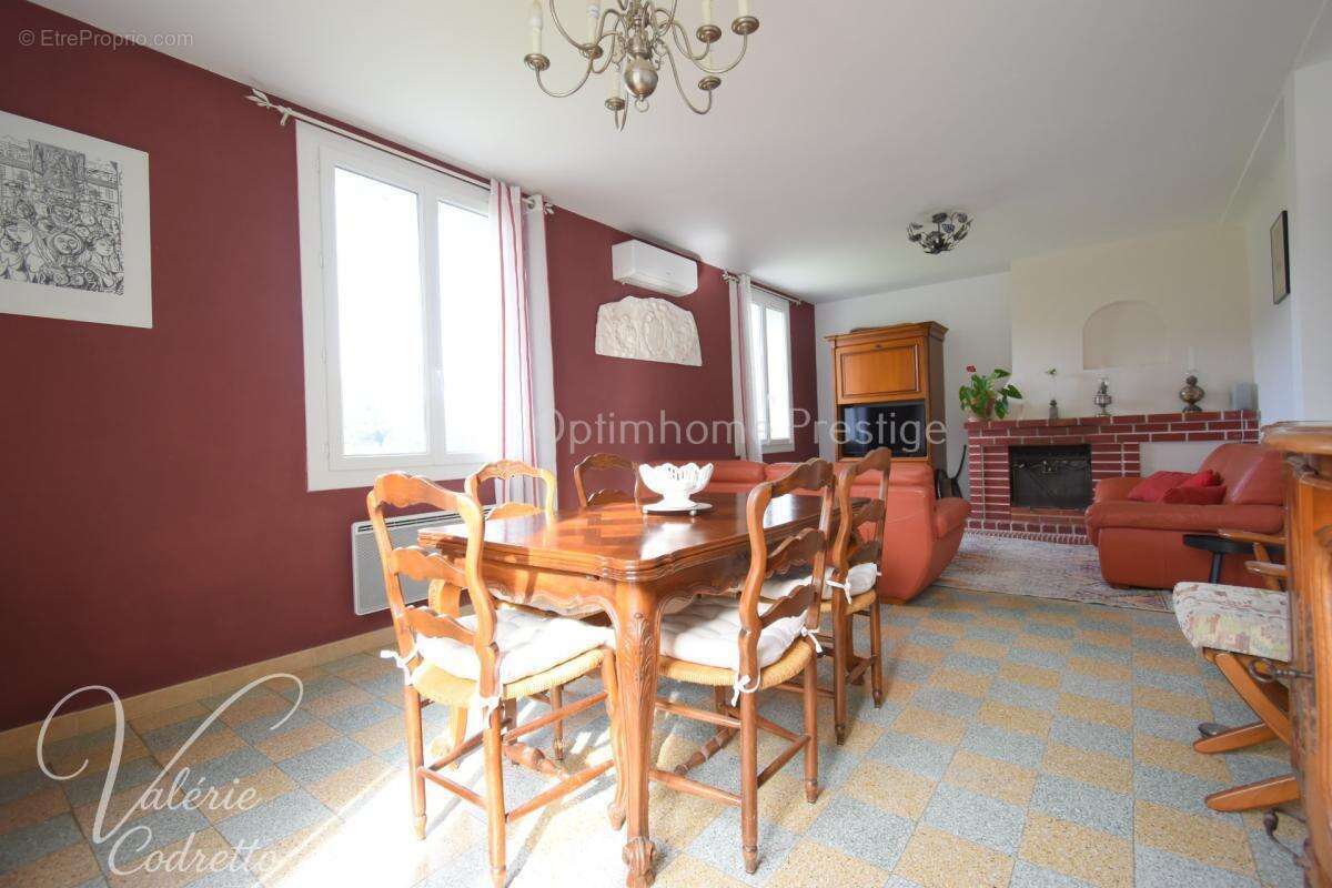 LE PRADET – LES OURSINIÈRES  Propriété 320 m² – 5 logements indépendants – Terrain 3 048 m² – Proche mer - photo 14