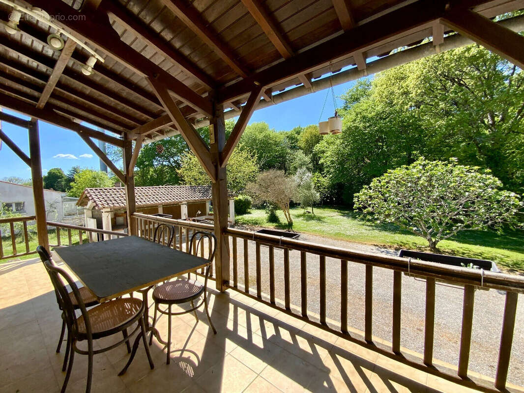 Maison Jonzac 6 pièce(s) 140 m2  et sous sol - photo 6