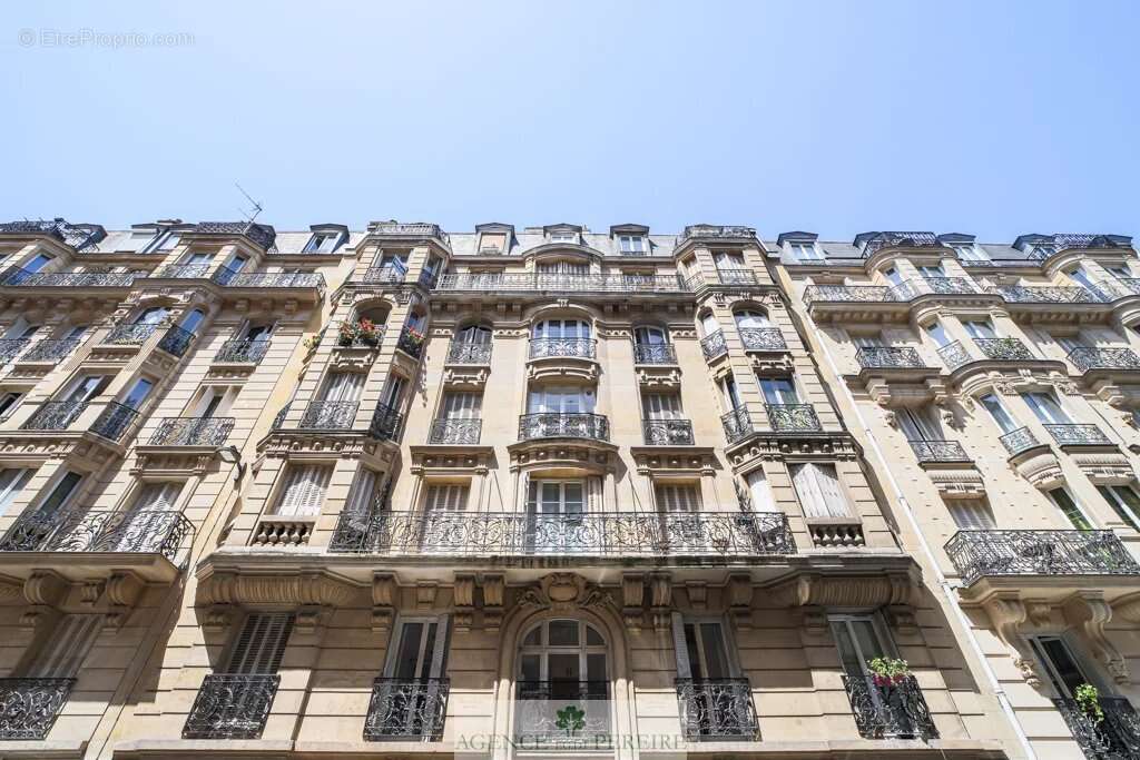 Appartement à PARIS-17E